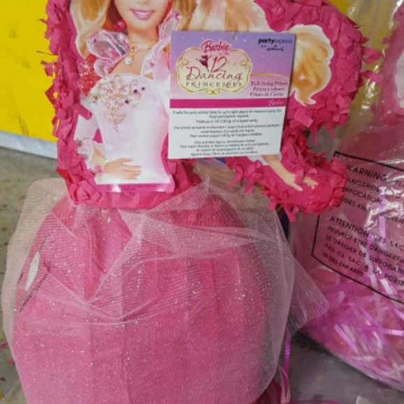 Barbi  pinatas Hard find this style NOT IN PRODUCTION ANYMORE  Barbie - Picture 2 of 6